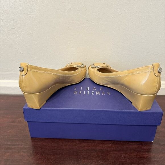 STUART WEITZMAN  sz 7,5 Patent Leather Wedge Heels Front Buckle Scrunch Toe - Picture 4 of 13
